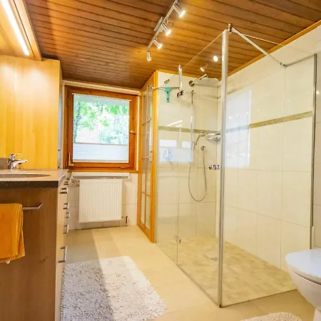 Ferienhaus Mit Parkplatz Fuer 8 Personen *