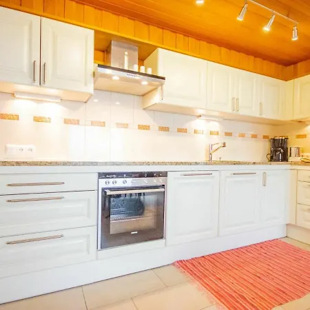 Ferienhaus Mit Parkplatz Fuer 8 Personen * Reit im Winkl